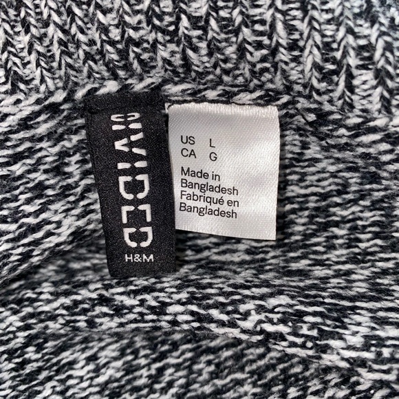 simple black and white long-sleeve shirt/sweater - Picture 7 of 8